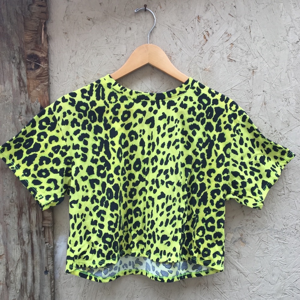FOREVER 21 neon cheetah print crop top